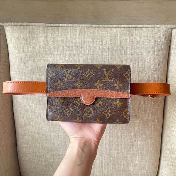 Authentic Louis Vuitton vintage monogram arche belt bag MI1906 (H17) - Picture 1 of 12